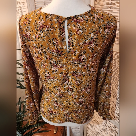 June & Hudson Floral Long Sleeve Side Tie Blouse - Picture 3 of 4